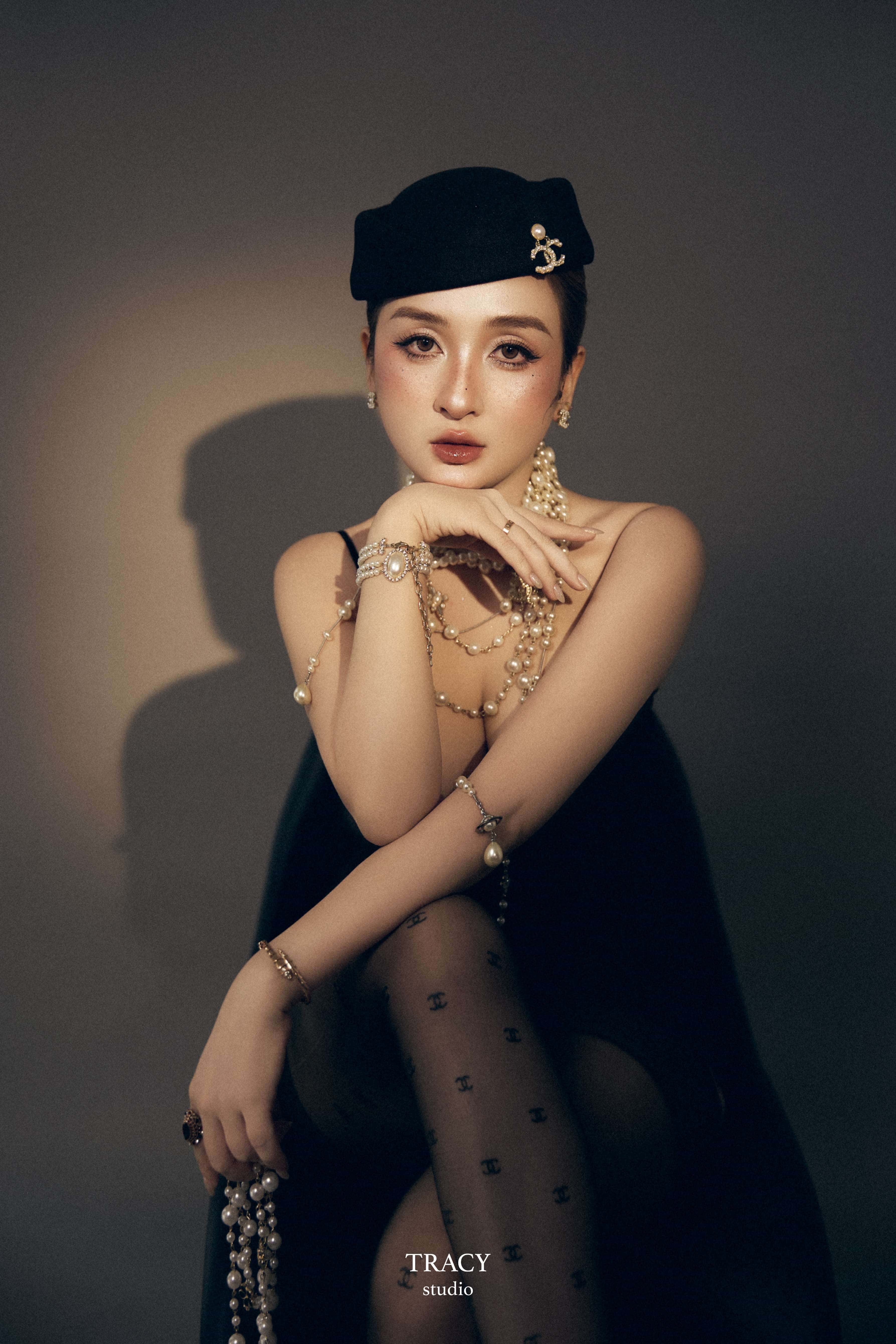 tracy studio chụp concept slay chanel